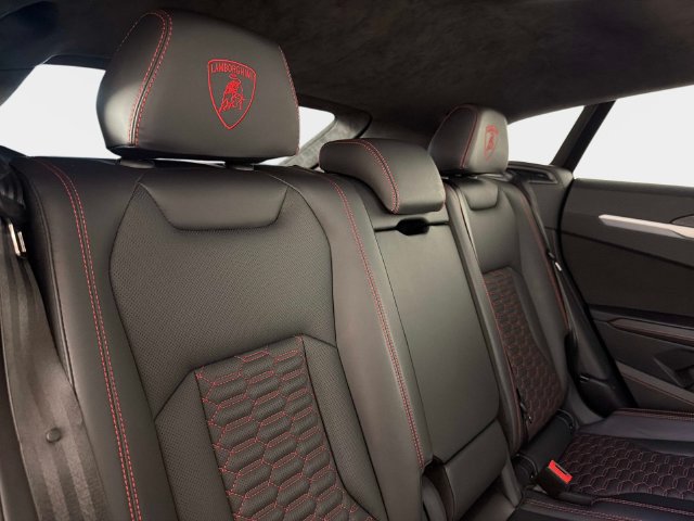Used 2020 Lamborghini Urus AWD/4WD image 30