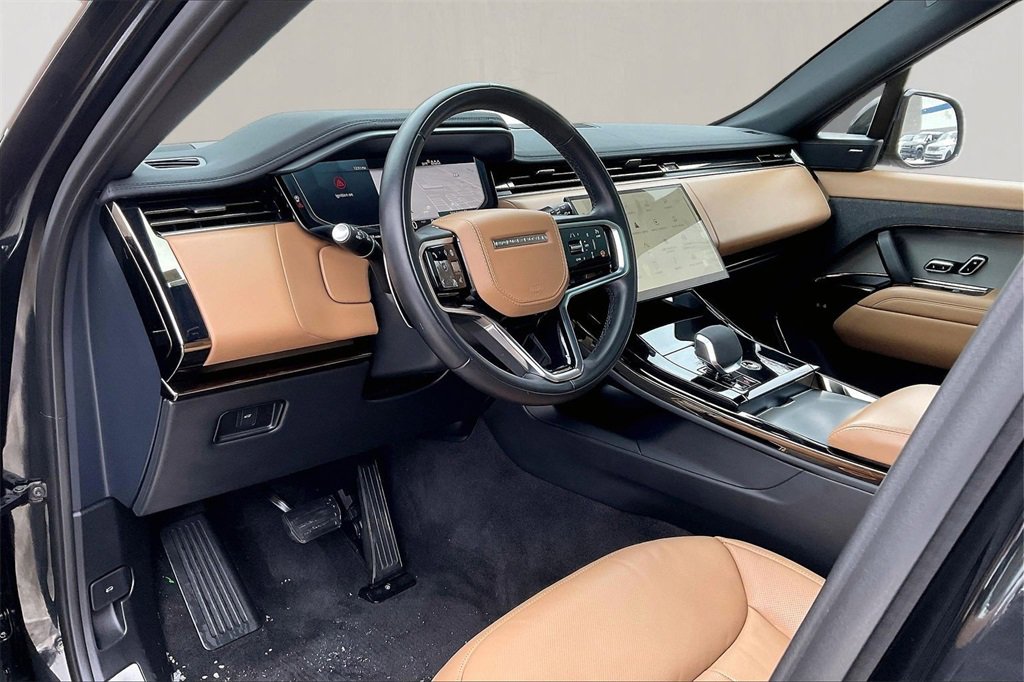 Used 2024 Land Rover Range Rover Sport SE image 17