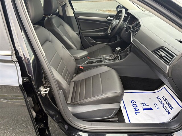 Used 2021 Volkswagen Jetta SE image 29