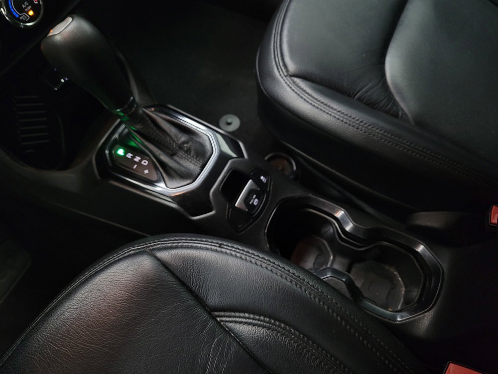 Used 2017 Jeep Renegade Altitude image 26