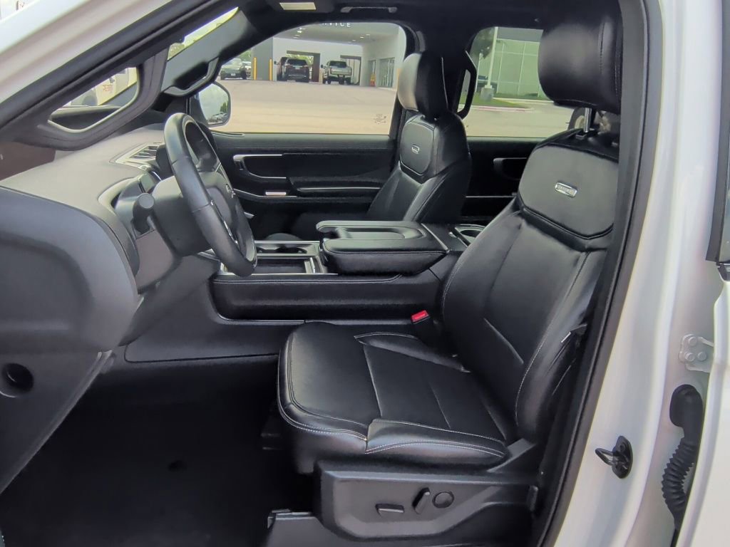 Used 2025 Ford Expedition Max Platinum w/ Stealth Appearance Package AWD/4WD image 13