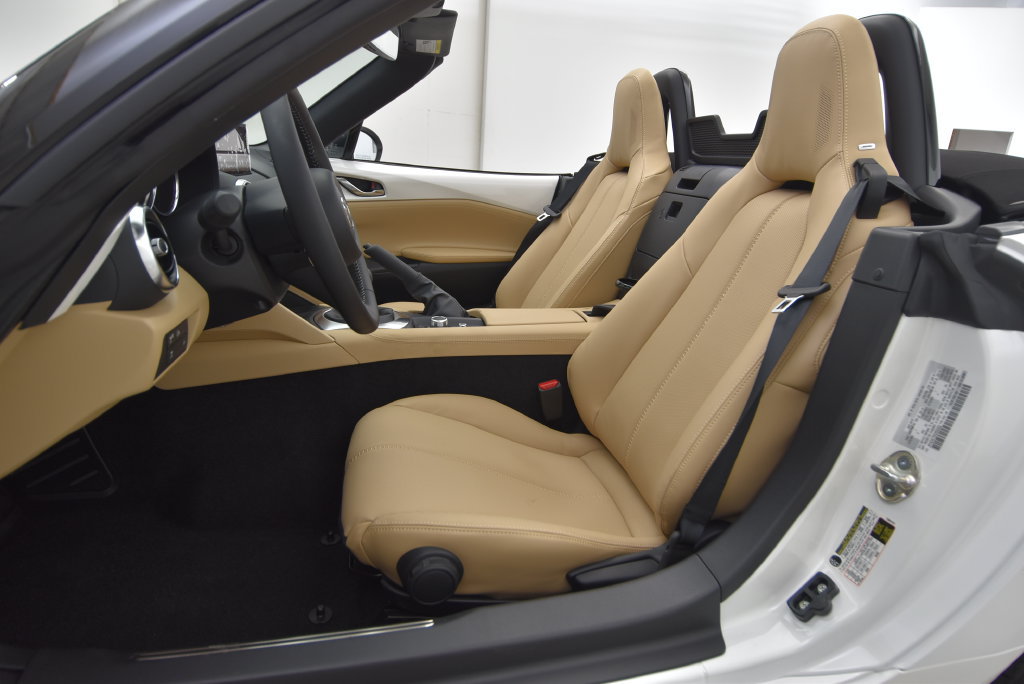 Used 2025 MAZDA MX-5 Miata Grand Touring w/ Appearance Package RWD image 25