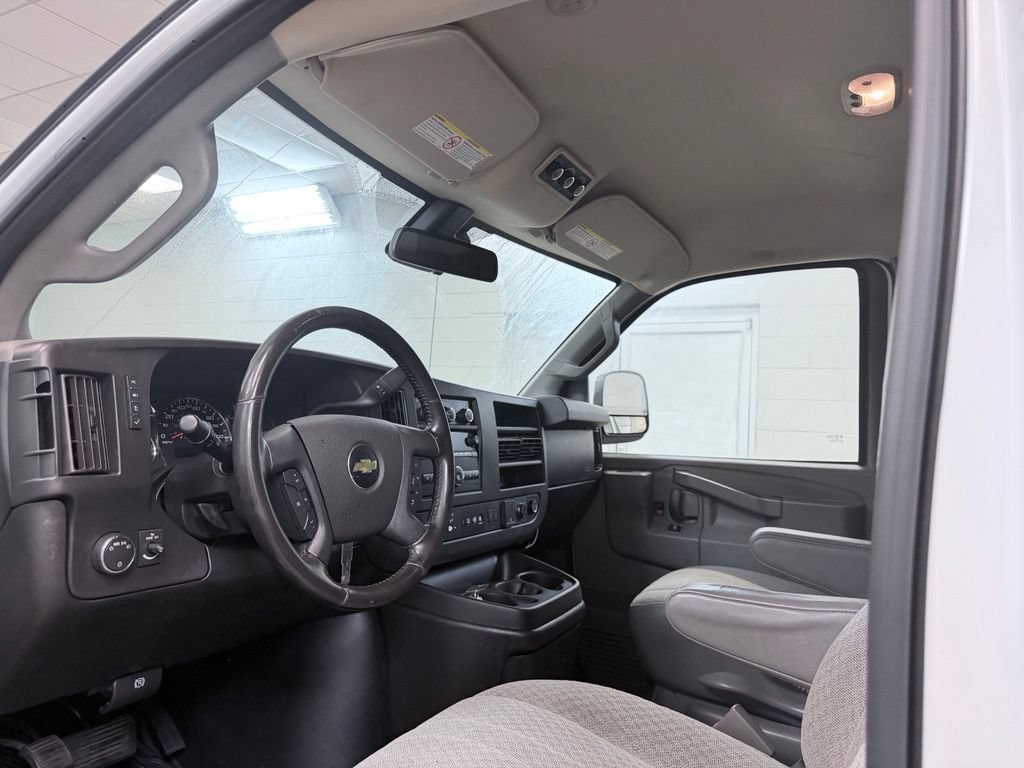 Used 2020 Chevrolet Express 3500 LT w/ LT Preferred Equipment Group RWD image 12