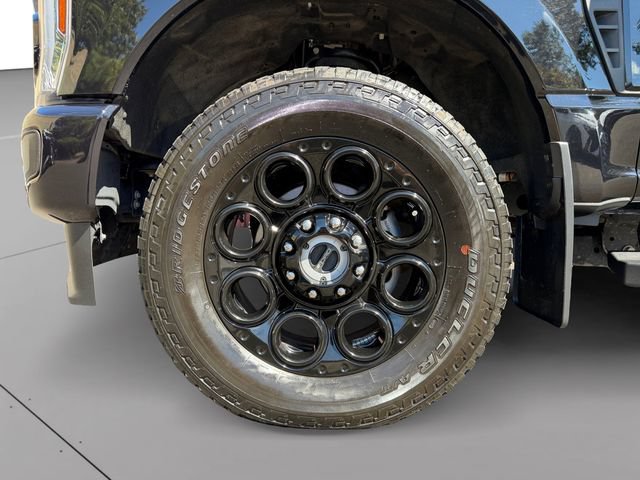 Used 2025 Ford F350 Lariat w/ Black Appearance Package AWD/4WD image 9