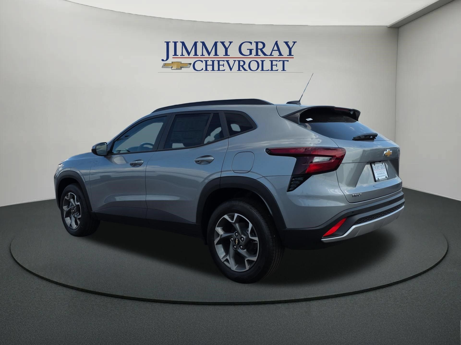 New 2026 Chevrolet Trax LT w/ Driver Confidence Package FWD image 3