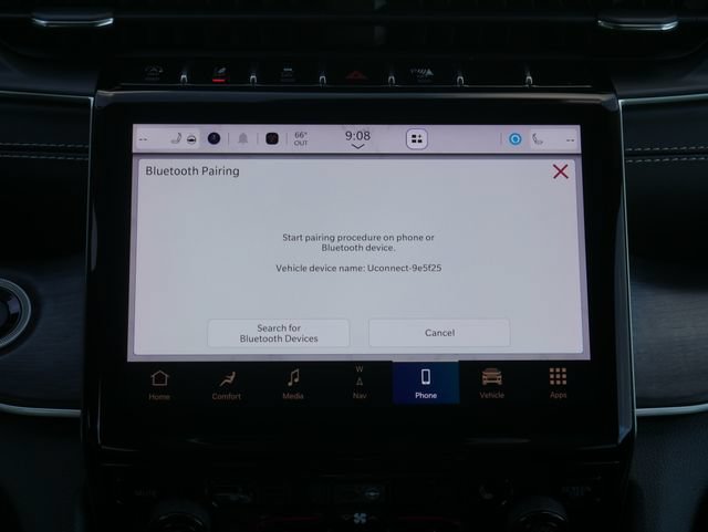 Used 2023 Jeep Grand Cherokee Limited w/ Black Appearance Package AWD/4WD image 6