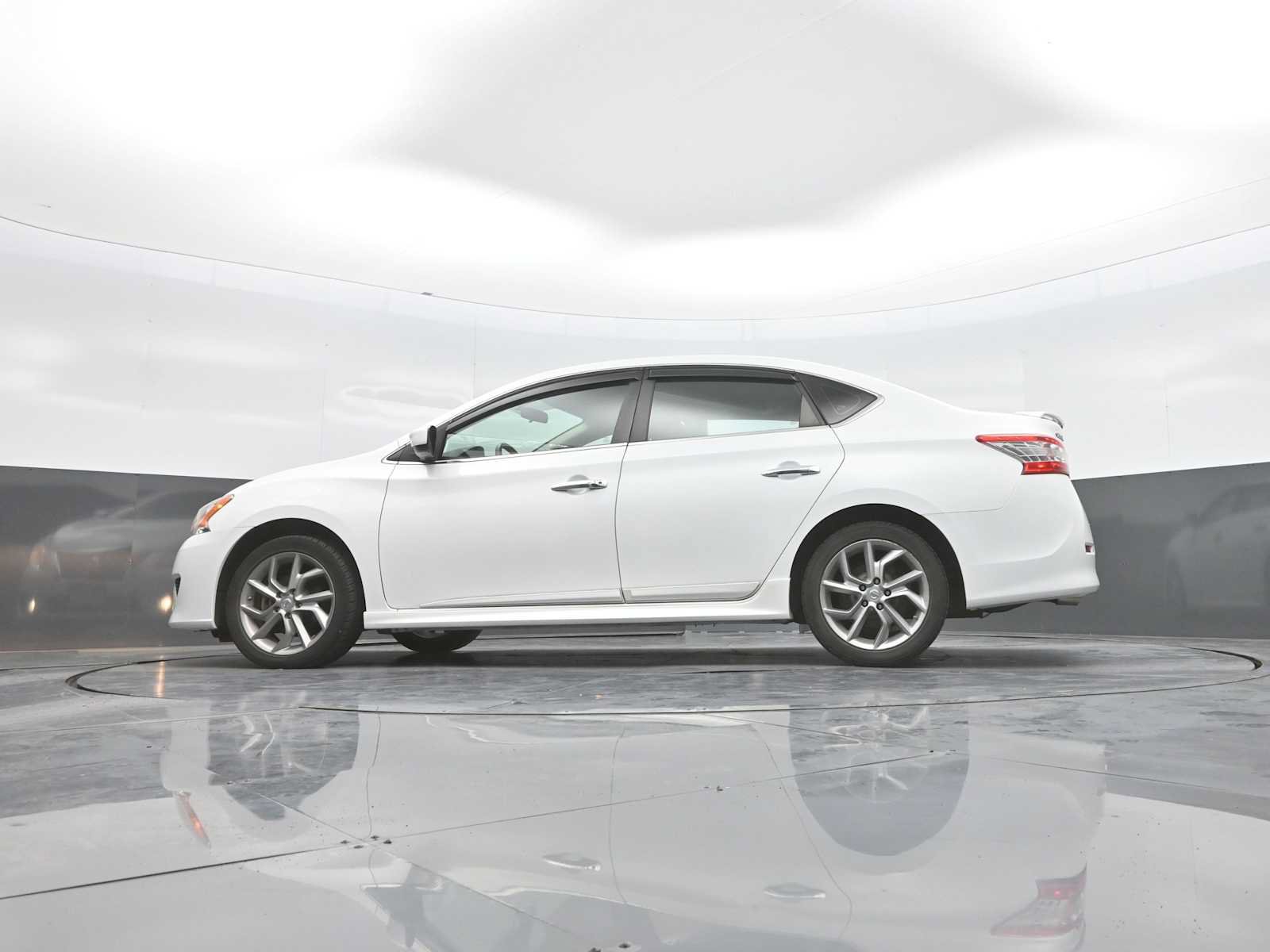 Used 2014 Nissan Sentra SR w/ SR Driver Package FWD image 34