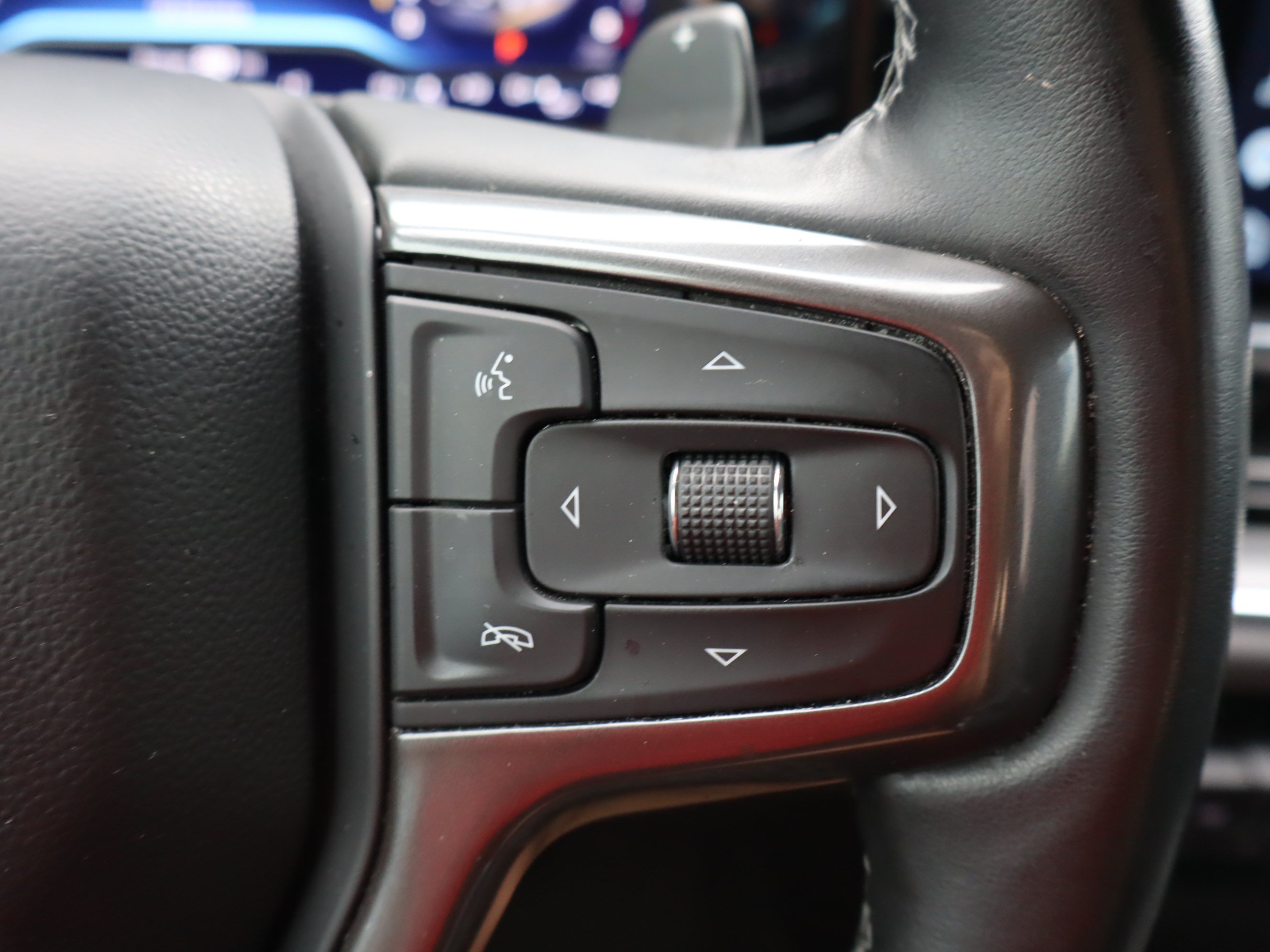 Used 2023 Chevrolet Silverado 1500 High Country w/ High Country Premium Package AWD/4WD image 25