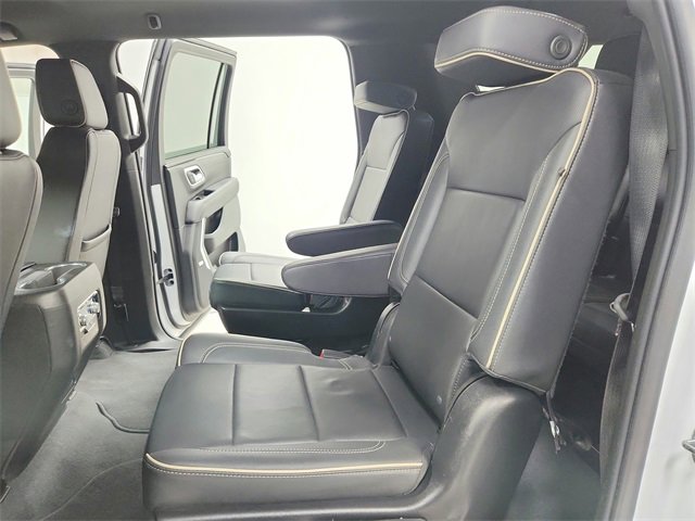 Used 2022 GMC Yukon XL SLT image 35