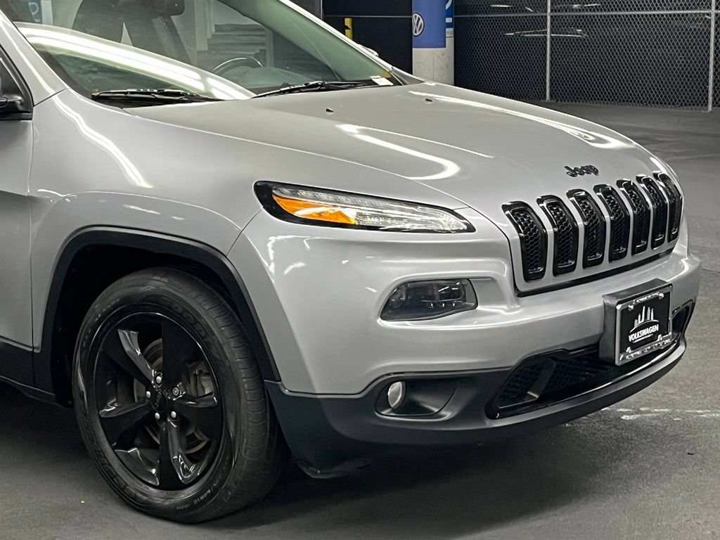 Used 2015 Jeep Cherokee Latitude w/ Comfort/Convenience Group AWD/4WD image 39