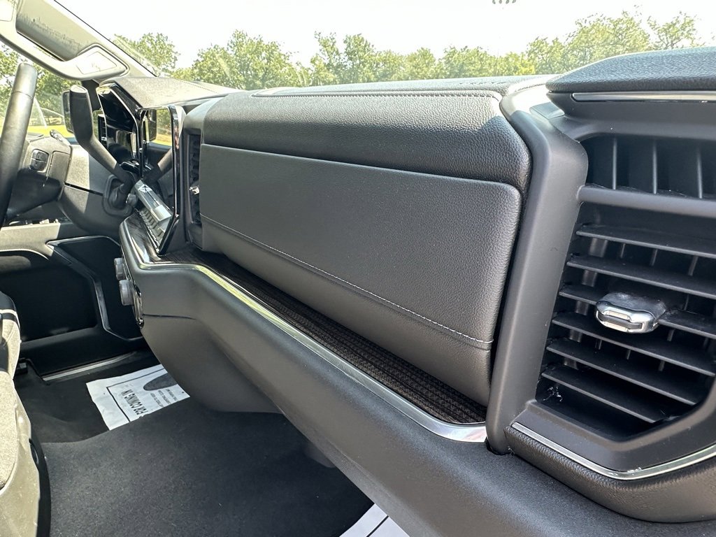 Used 2023 Chevrolet Silverado 1500 LT image 10