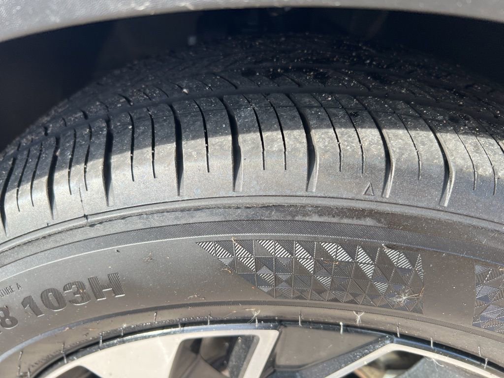 Certified 2025 Kia Sportage EX image 40