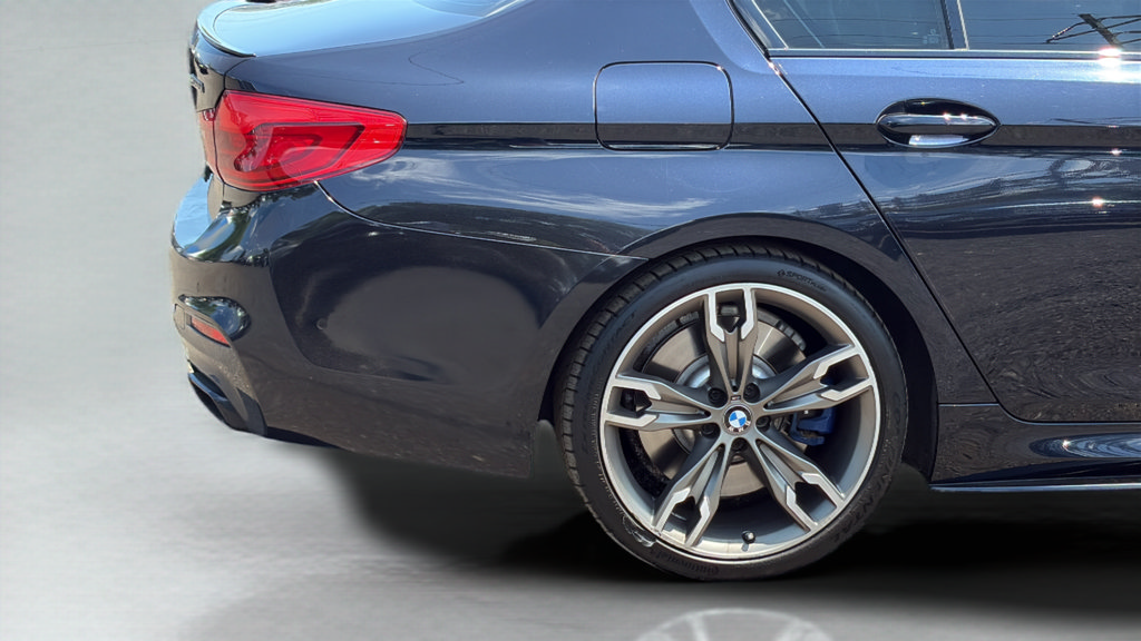 Used 2020 BMW M550i xDrive AWD/4WD image 26