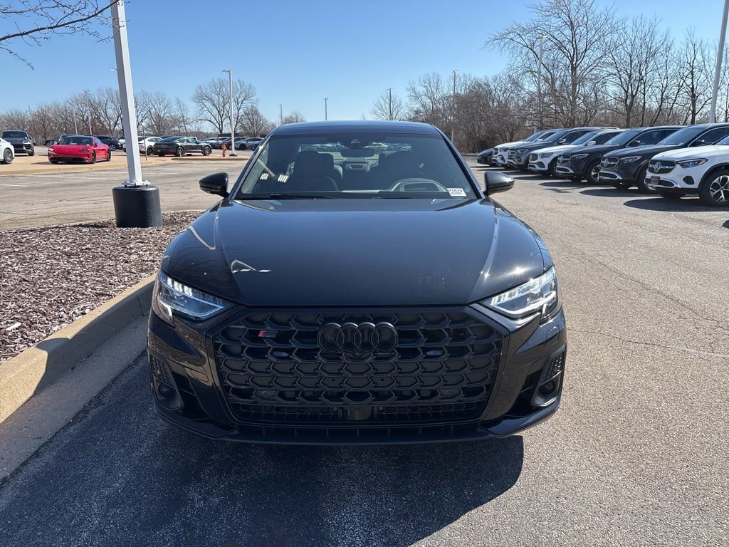 Used 2022 Audi S8 w/ S8 Comfort Plus Package AWD/4WD image 15
