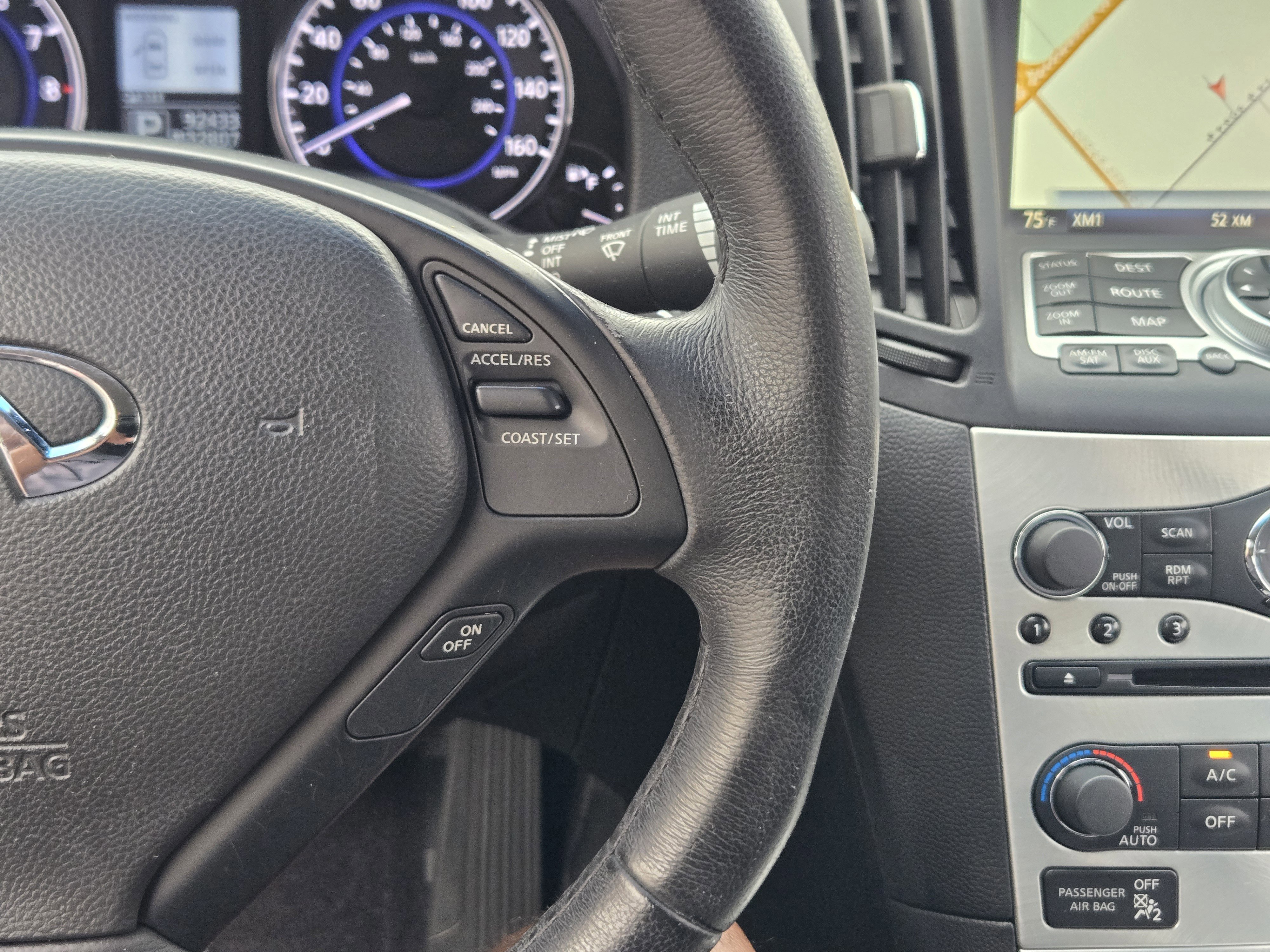 Used 2013 INFINITI G37 Sport w/ Premium Pkg image 16