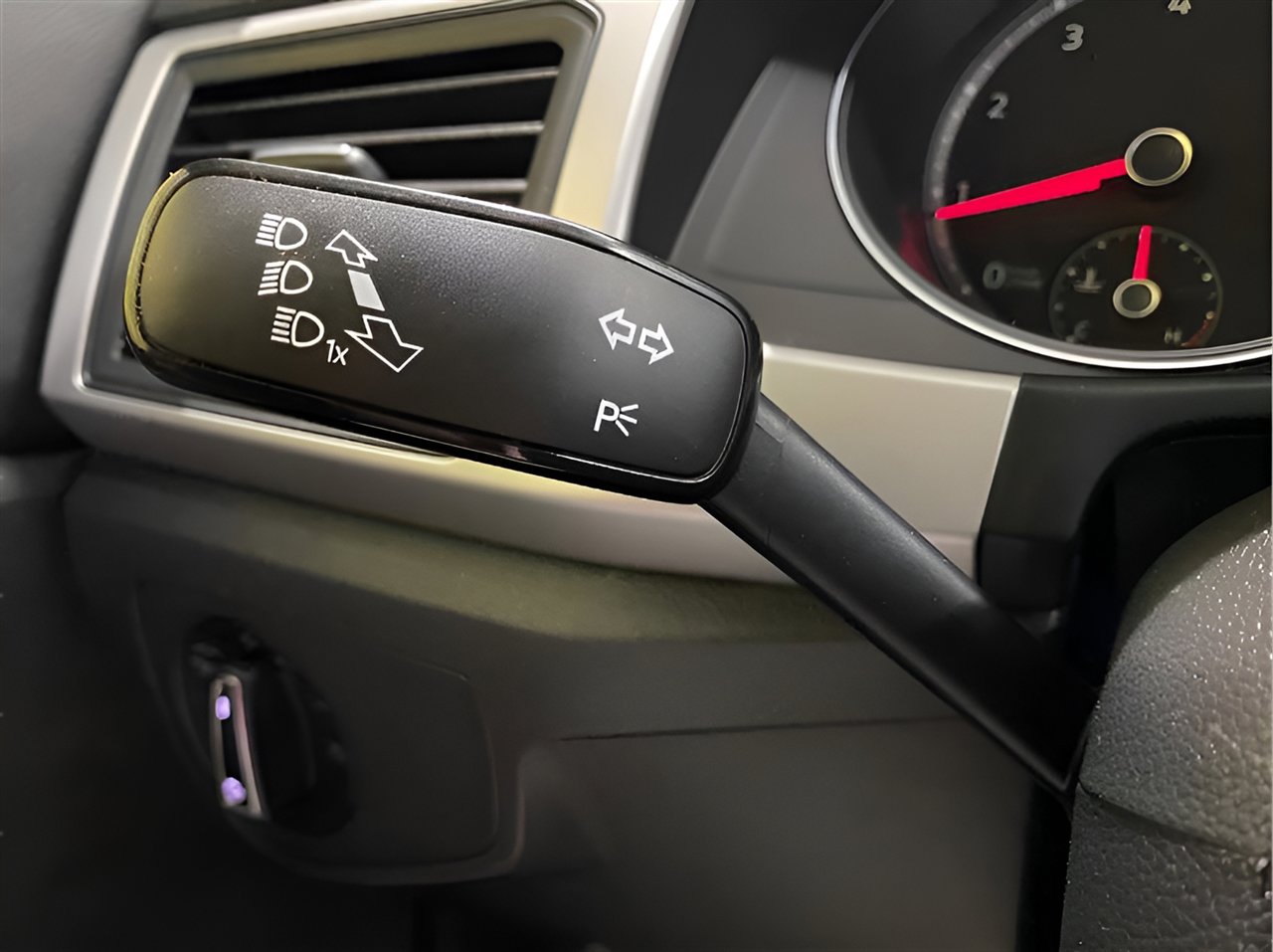 Used 2021 Volkswagen Atlas SE w/ Panoramic Sunroof Package image 23