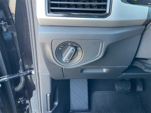 Used 2023 Volkswagen Atlas SE w/ Panoramic Sunroof Package image 32