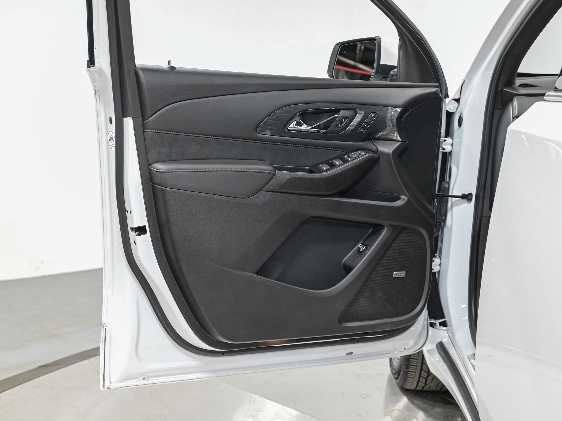 Used 2023 Chevrolet Traverse High Country w/ LPO, Floor Liner Package FWD image 12