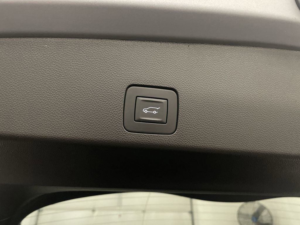 Used 2025 Buick Encore GX Sport Touring w/ Comfort Package image 28