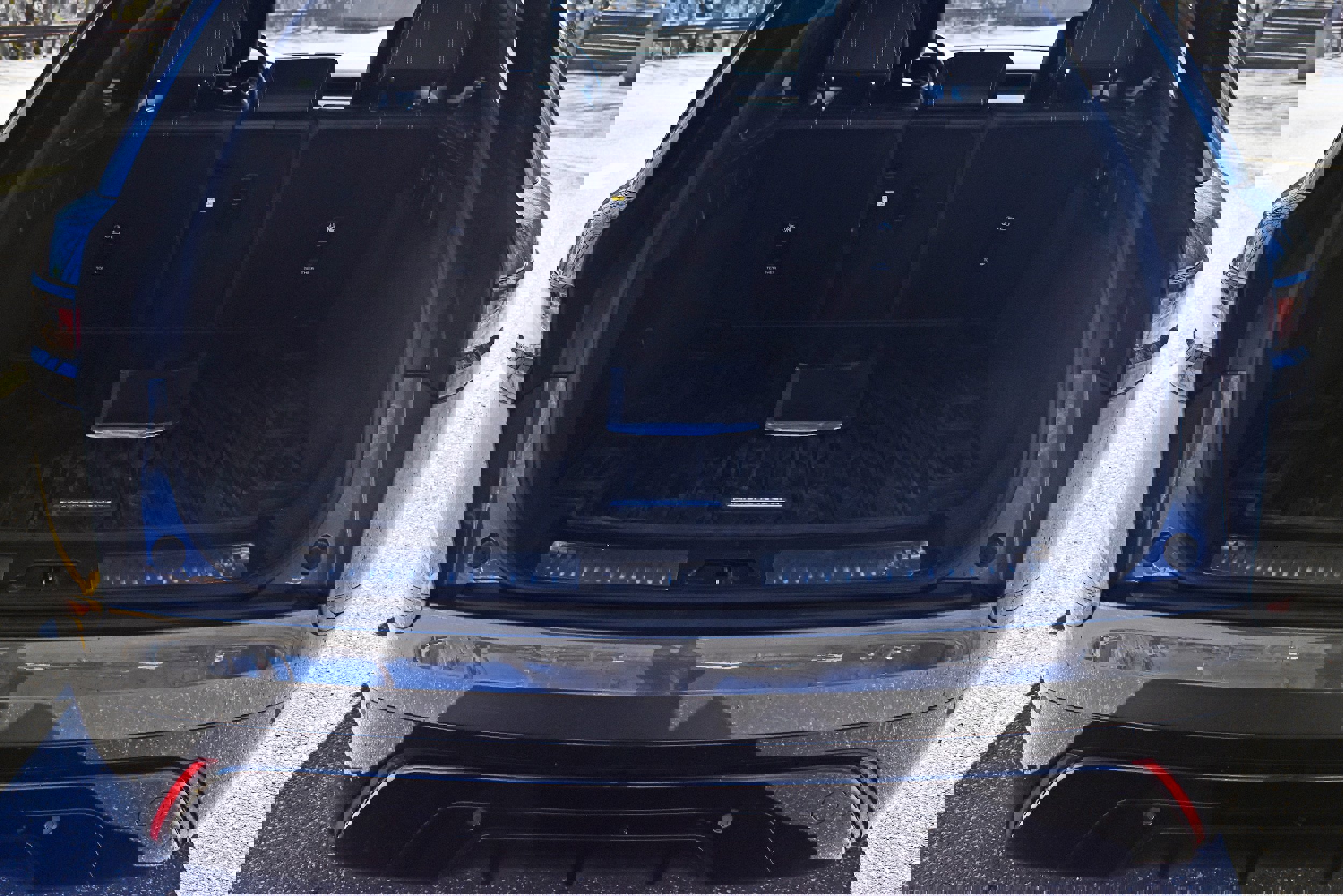 Used 2021 Land Rover Range Rover Velar R-Dynamic S AWD/4WD image 19