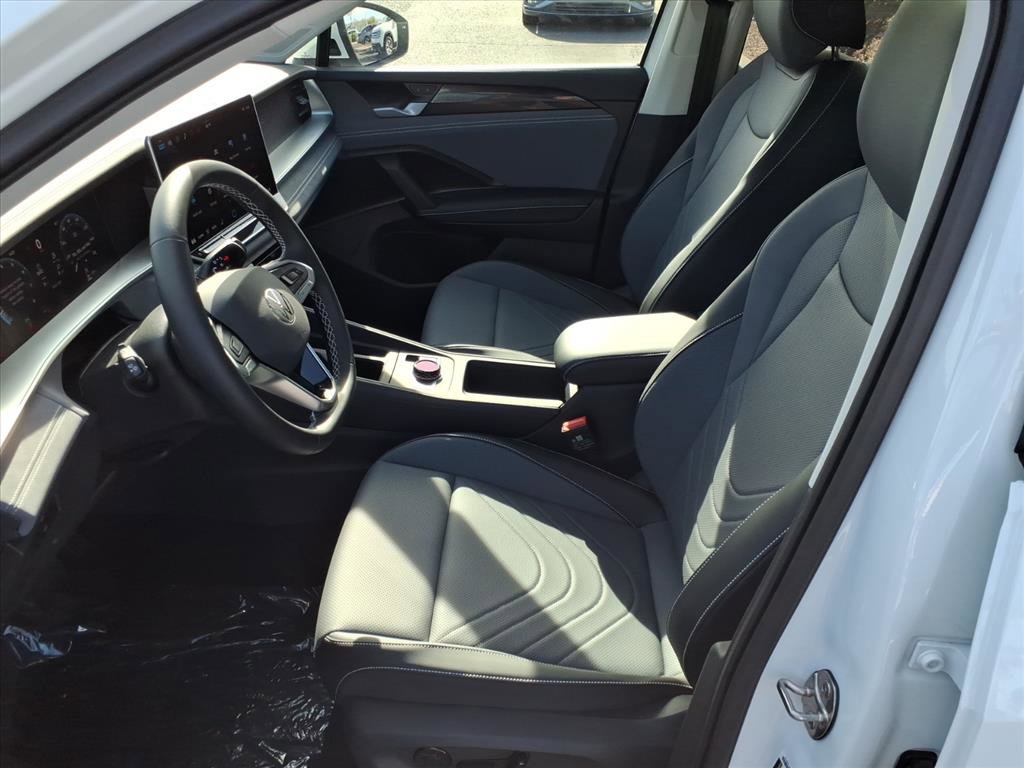 New 2026 Volkswagen Tiguan SE image 11