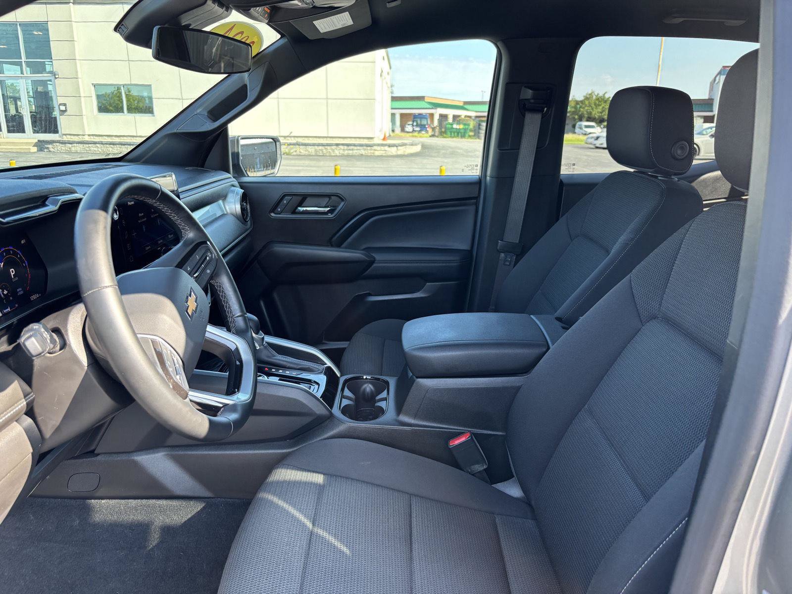 Used 2024 Chevrolet Colorado LT w/ LT Convenience Package AWD/4WD image 31