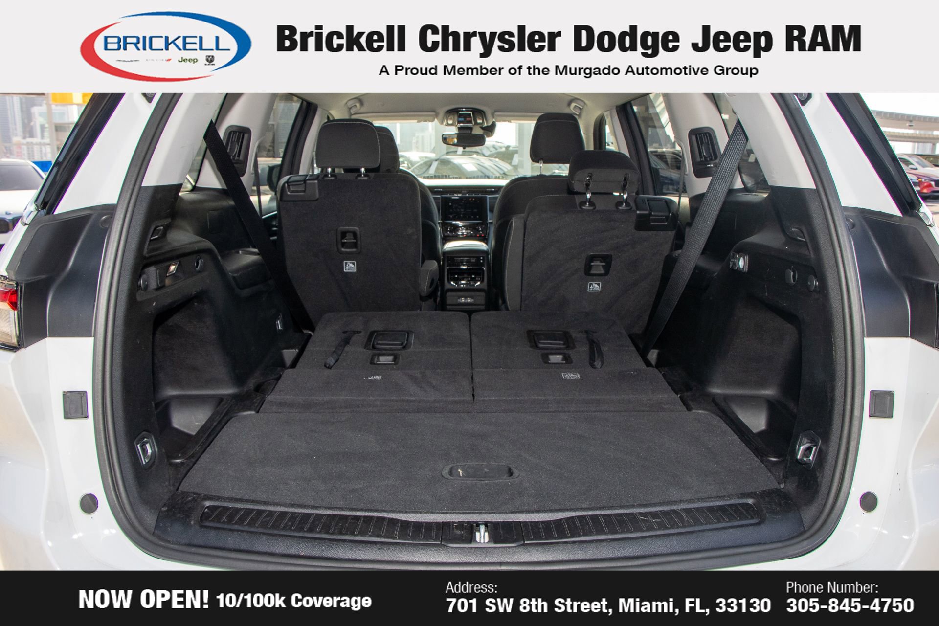 Used 2023 Jeep Grand Cherokee L Laredo image 10