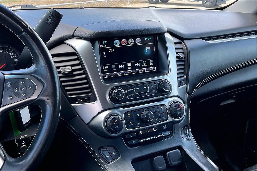 Used 2018 Chevrolet Suburban LT RWD image 9