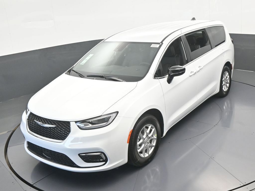Used 2025 Chrysler Pacifica Select FWD image 42