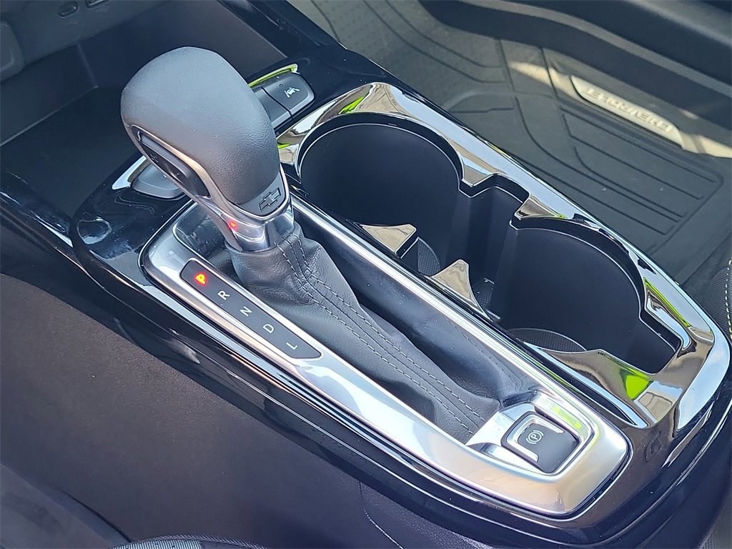 Certified 2025 Chevrolet Trax LT w/ Driver Confidence Package image 22