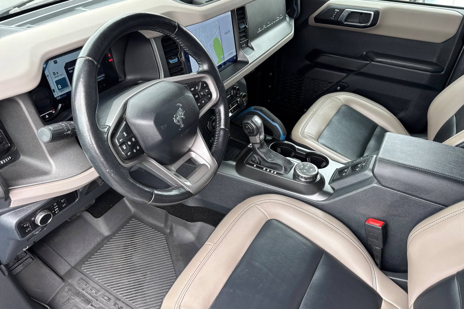 Used 2024 Ford Bronco Wildtrak AWD/4WD image 3
