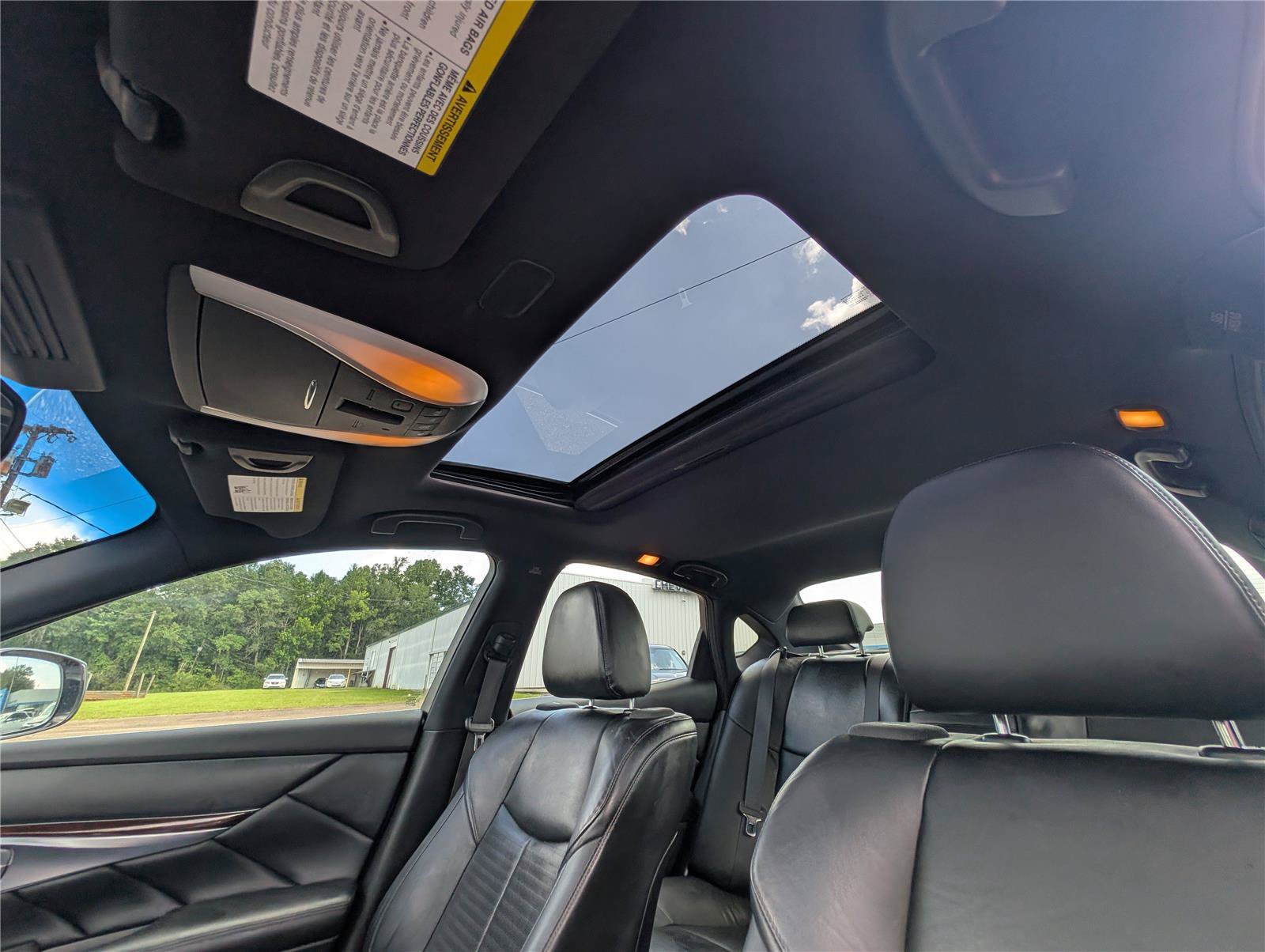 Used 2019 INFINITI Q70 Luxe w/ Sport Package RWD image 36