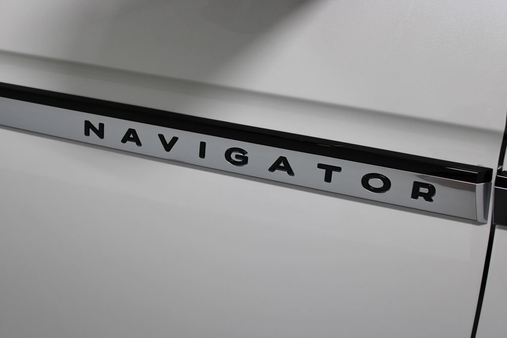 New 2027 Lincoln Navigator Reserve RWD image 11