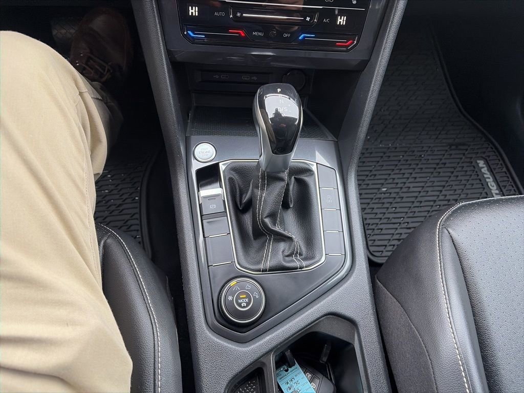 Used 2022 Volkswagen Tiguan SE image 17