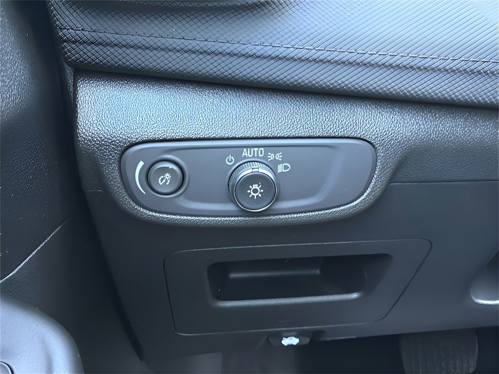 Used 2025 Chevrolet TrailBlazer LT w/ LT Cold Weather Package image 15