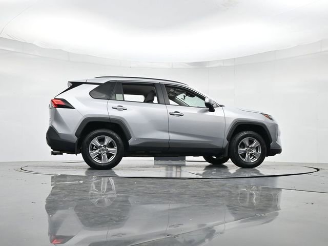Used 2024 Toyota RAV4 XLE image 31