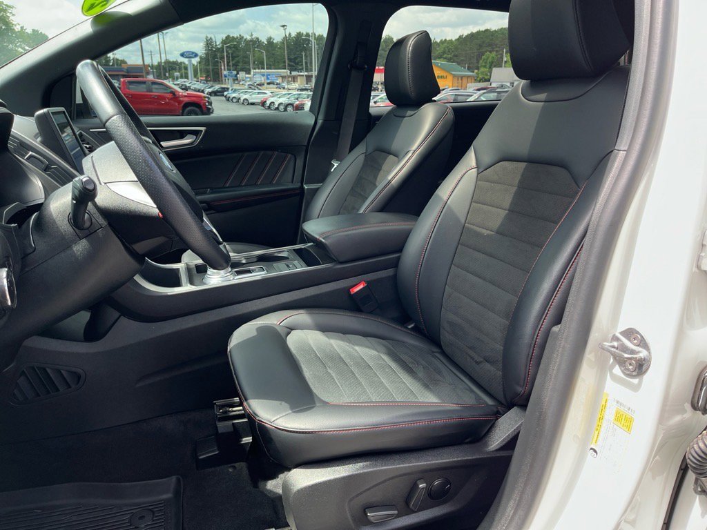 Used 2024 Ford Edge ST-Line w/ Cold Weather Package image 14