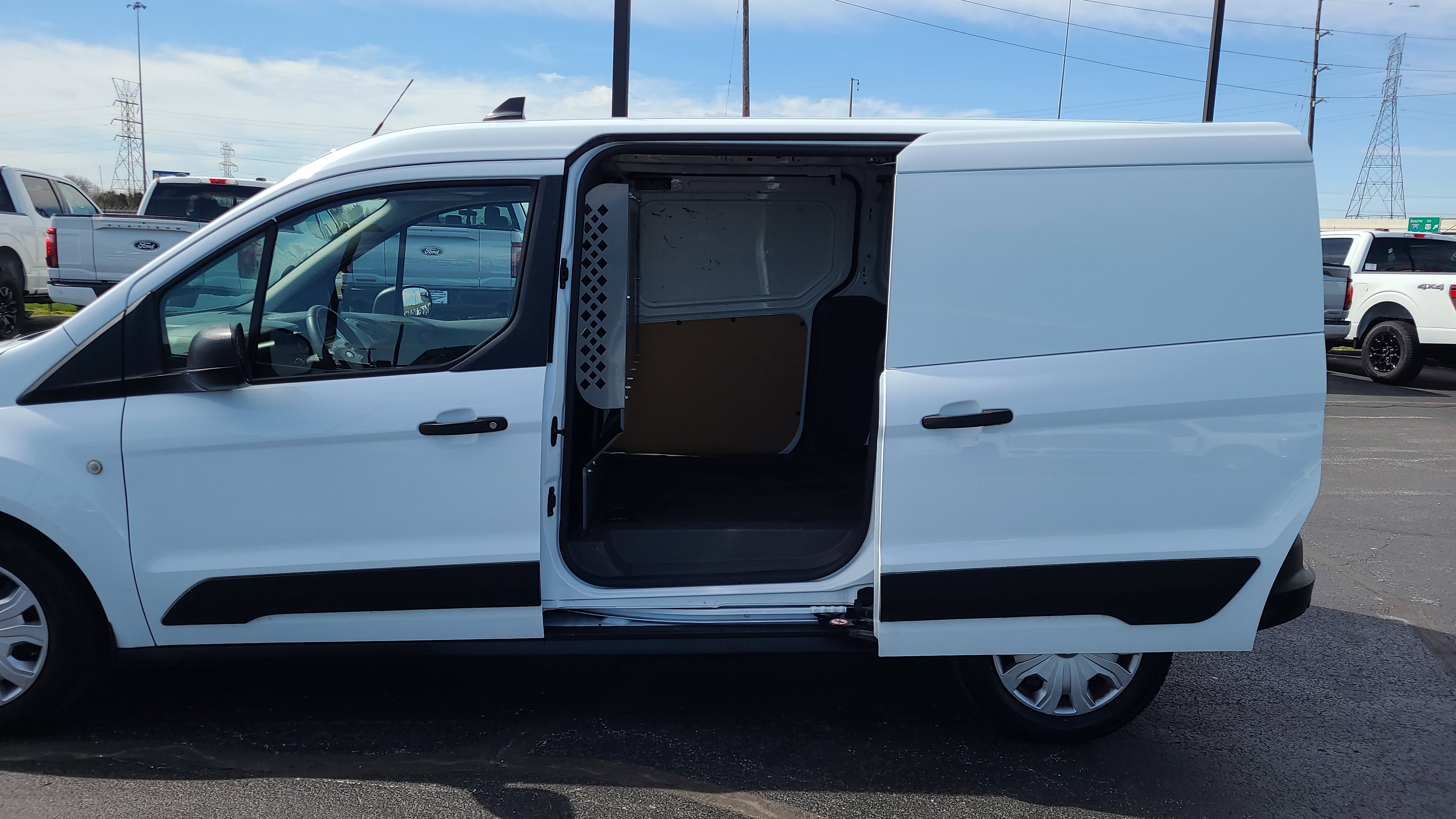 Used 2019 Ford Transit Connect XL image 16