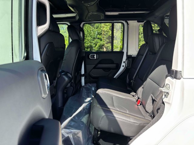 New 2027 Jeep Wrangler Unlimited Sahara AWD/4WD image 8