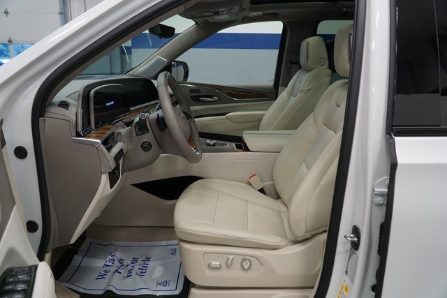New 2024 Cadillac Escalade ESV Sport Platinum w/ LPO, ONYX Package image 15