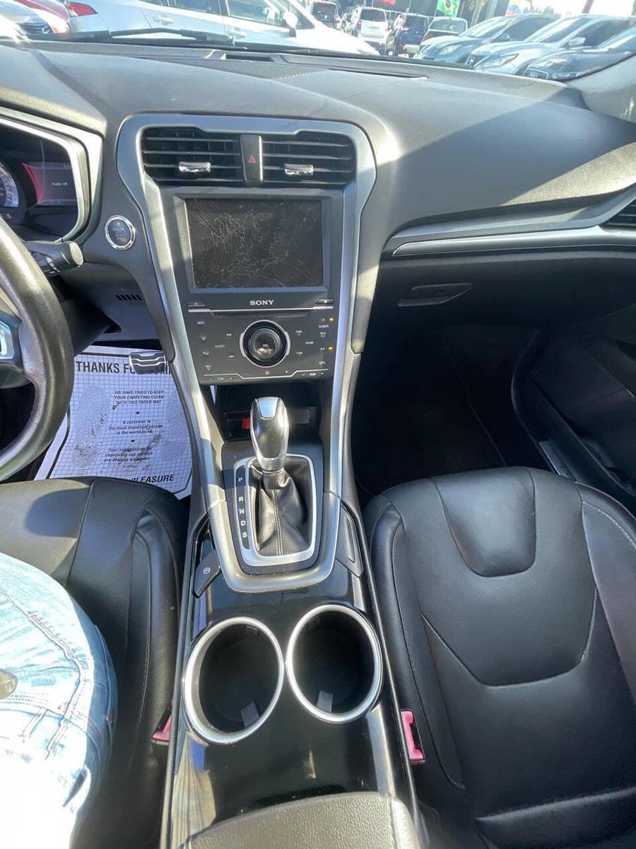 Used 2014 Ford Fusion Titanium FWD image 2