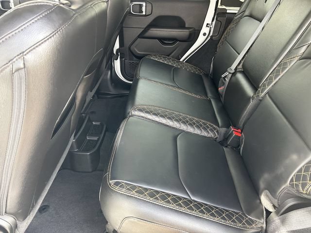 Used 2023 Jeep Wrangler Unlimited Sahara AWD/4WD image 17