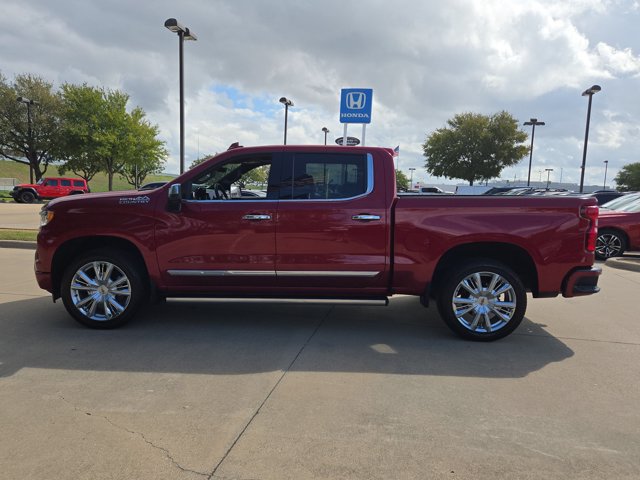 Used 2024 Chevrolet Silverado 1500 High Country w/ High Country Premium Package AWD/4WD image 8
