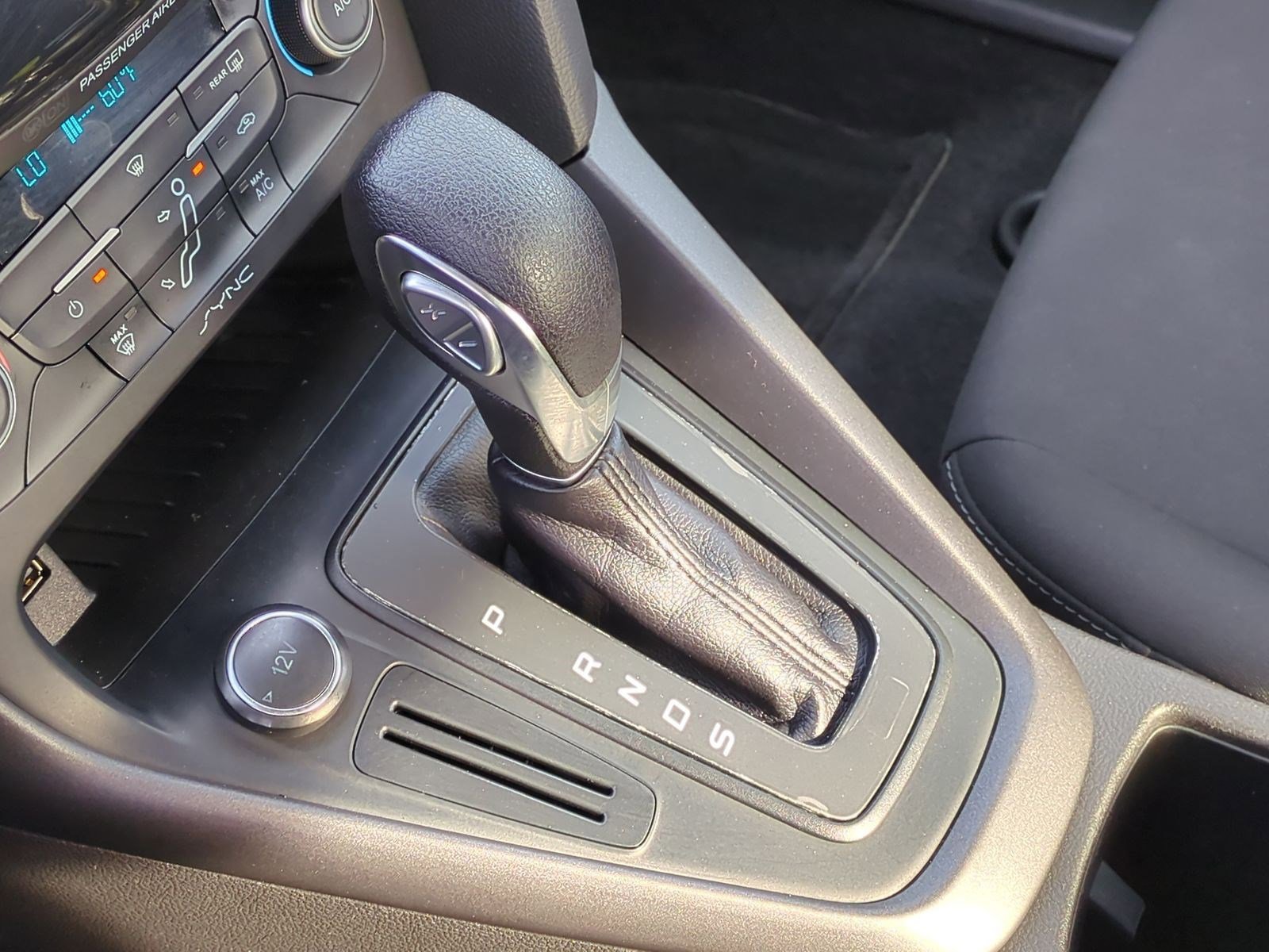 Used 2017 Ford Focus SEL image 25