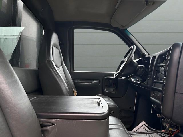 Used 2008 Chevrolet Kodiak C4500 4x4 Regular Cab image 11