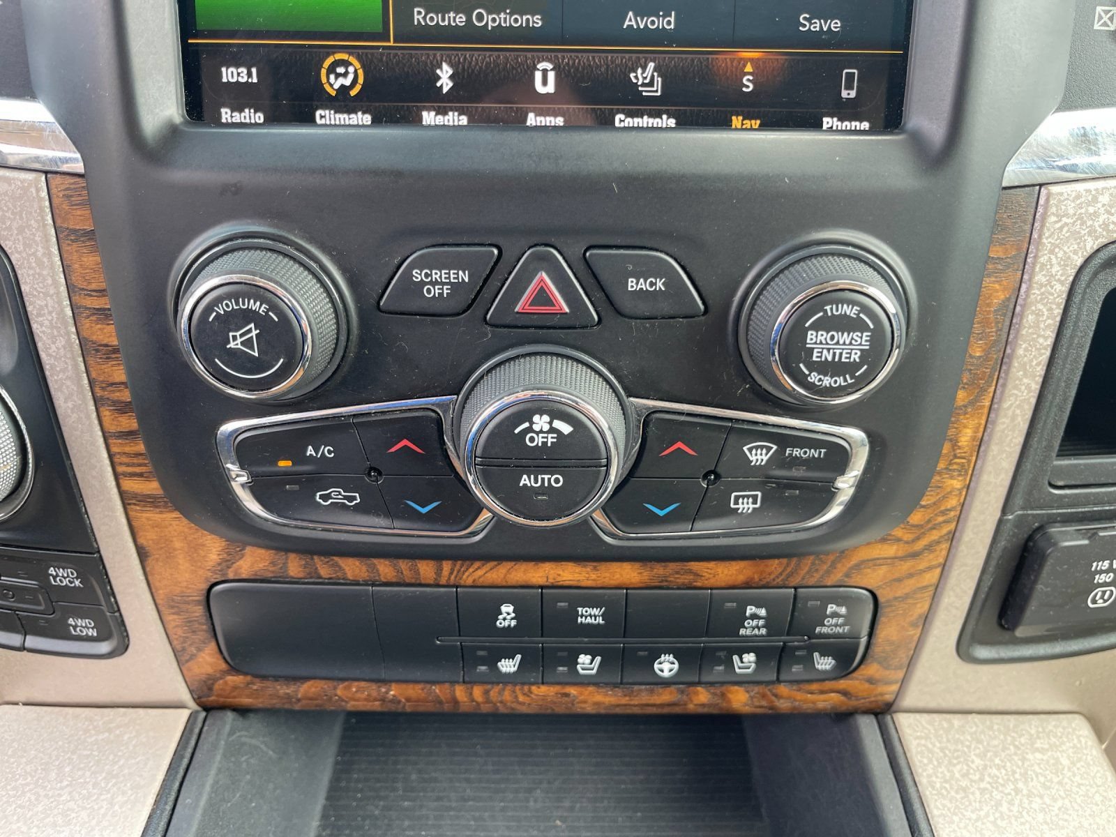 Used 2018 RAM 1500 Laramie Longhorn w/ Longhorn Special Edition AWD/4WD image 22