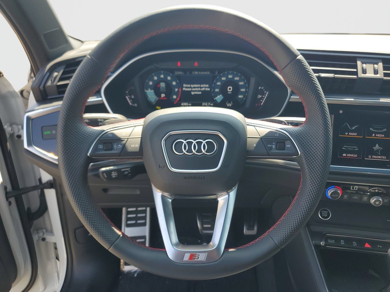 Used 2025 Audi Q3 2.0T Premium Plus w/ Premium Plus Package AWD/4WD image 25