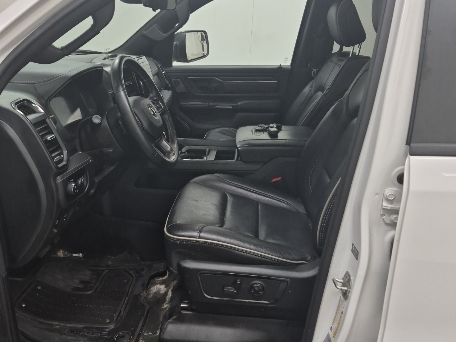 Used 2023 RAM 1500 Limited AWD/4WD image 9