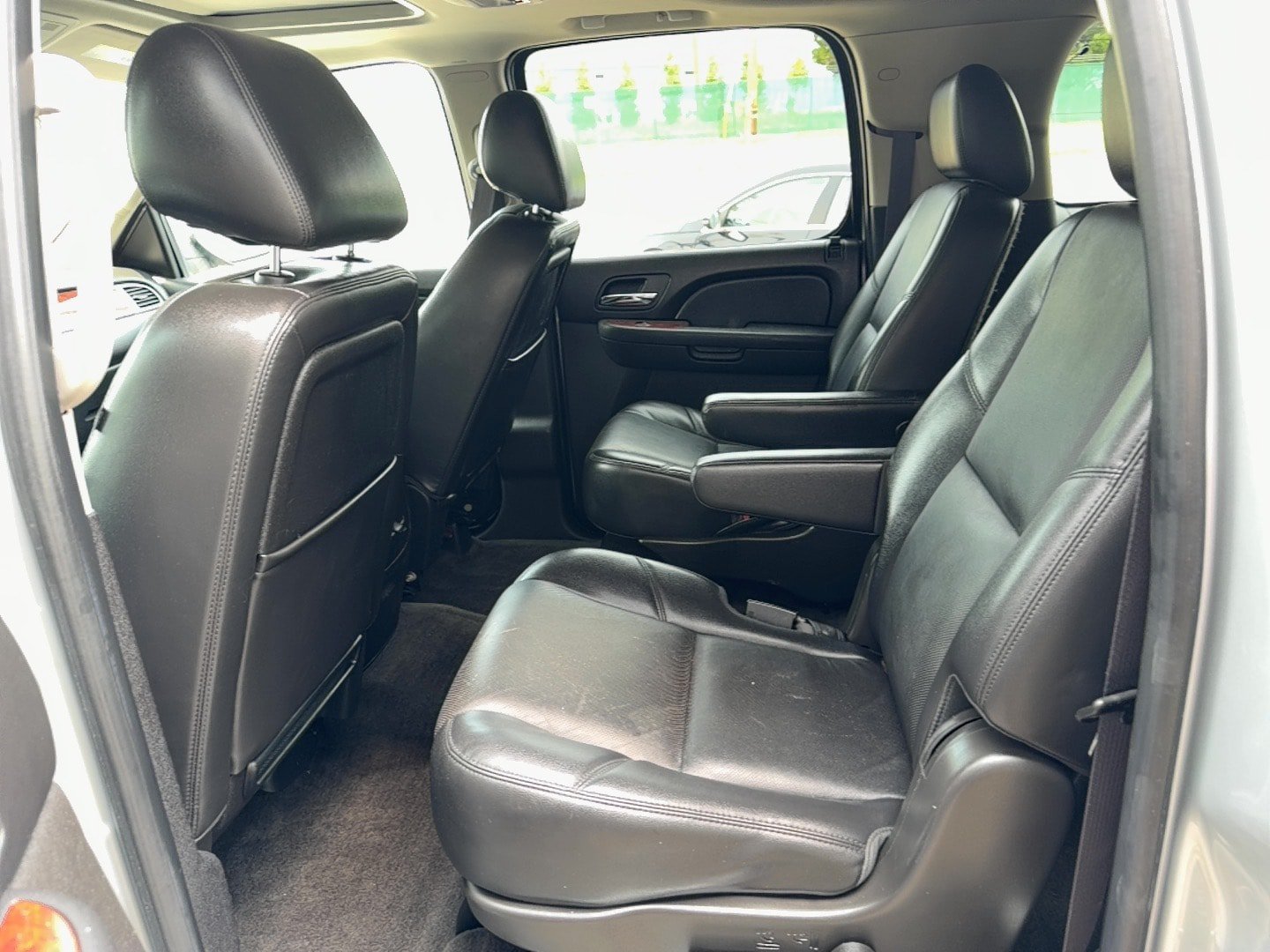 Used 2014 Chevrolet Suburban LTZ AWD/4WD image 17
