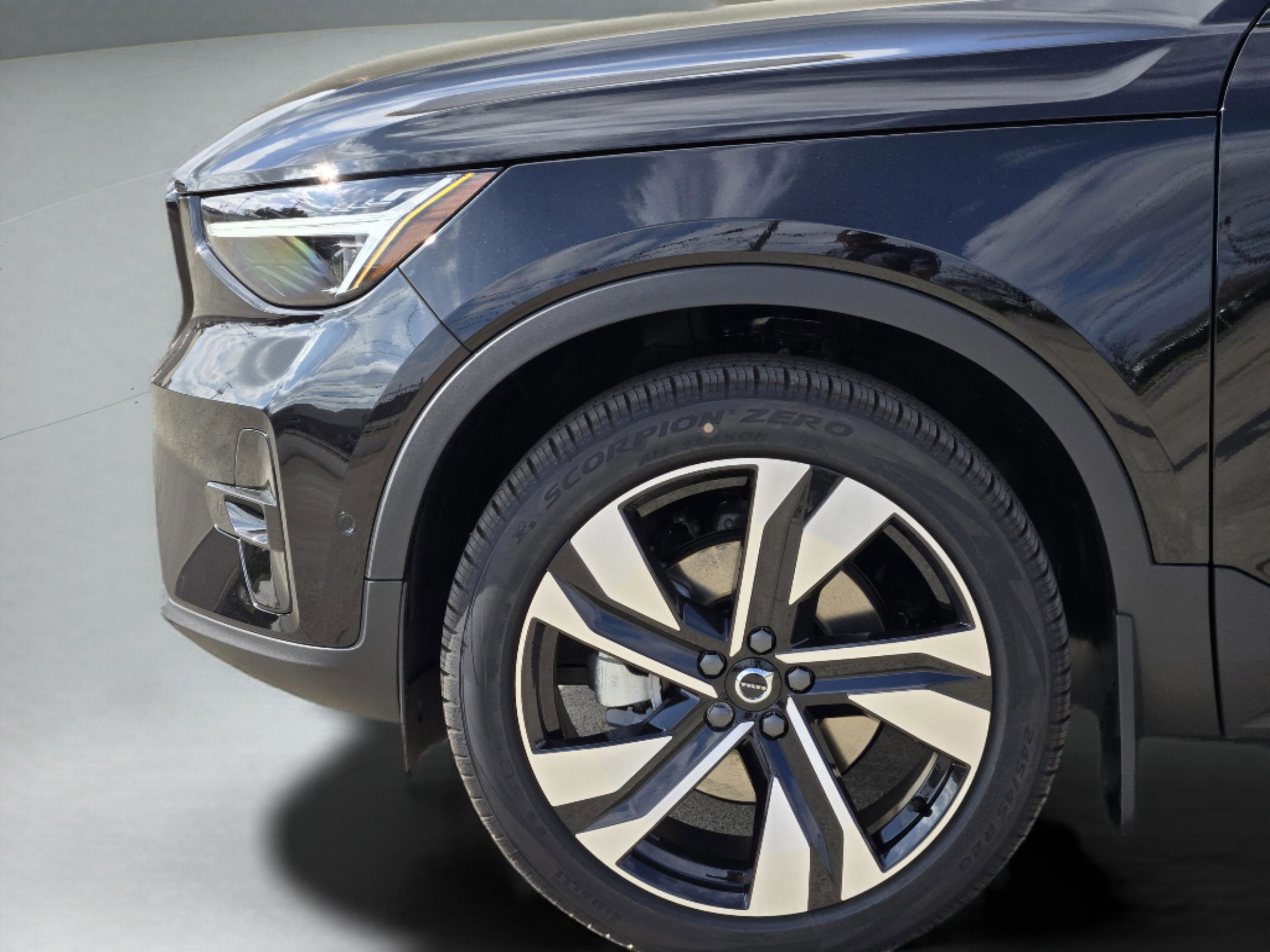 New 2026 Volvo XC40 B5 Ultra w/ Protection Package Premier AWD/4WD image 35